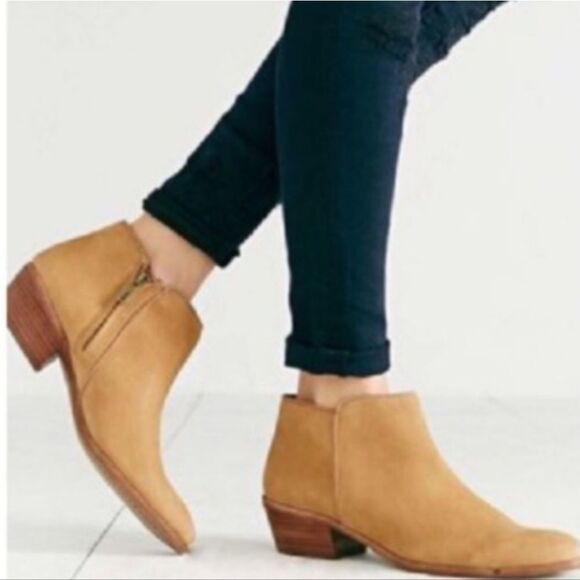 CAT&JACK BIG GIRLS SUEDE POINTED TOE BACK ZIPPER CLOSURE ANKLE BOOTIES - Picture 1 of 15